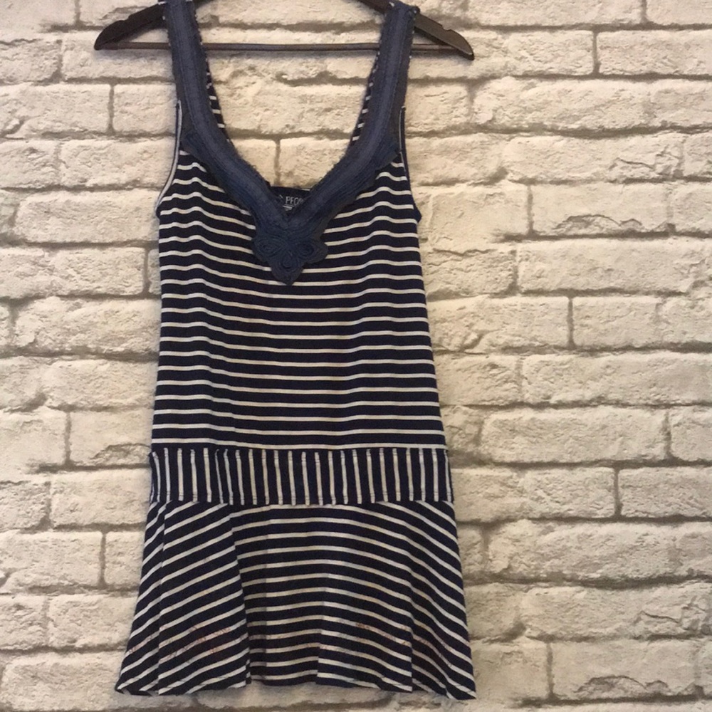FREE PEOPLE dress size Medium. So cute!!